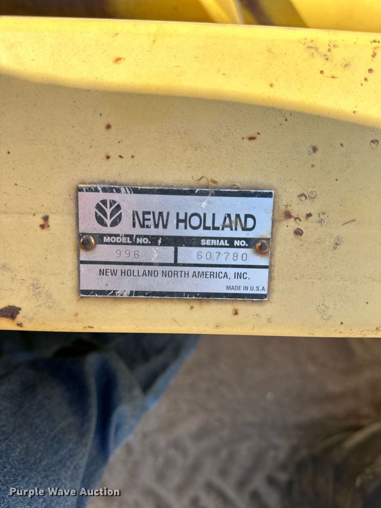 image for item KX9139 New Holland 996  corn head