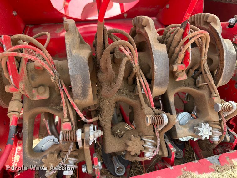 image for item KX9196 2013 Massey Ferguson 1843S  self-contained small square baler