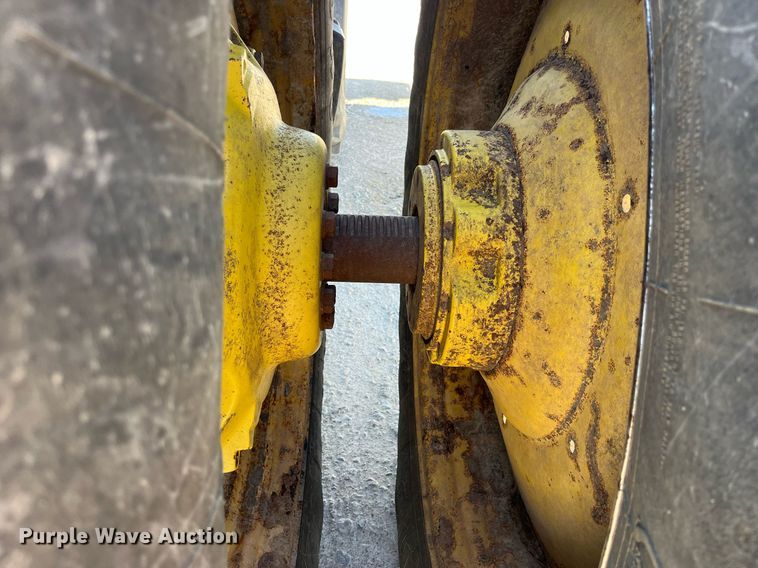 image for item LA9922 2008 John Deere 8130  MFWD tractor