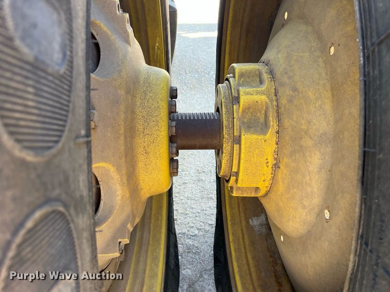 image for item LA9923 2008 John Deere 8130  MFWD tractor