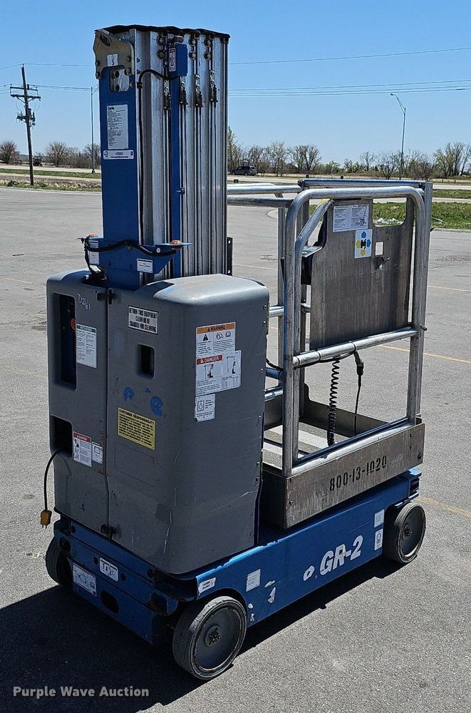 2016 Genie GR20 vertical lift in Waterloo, NE Item LE9352 sold Purple Wave
