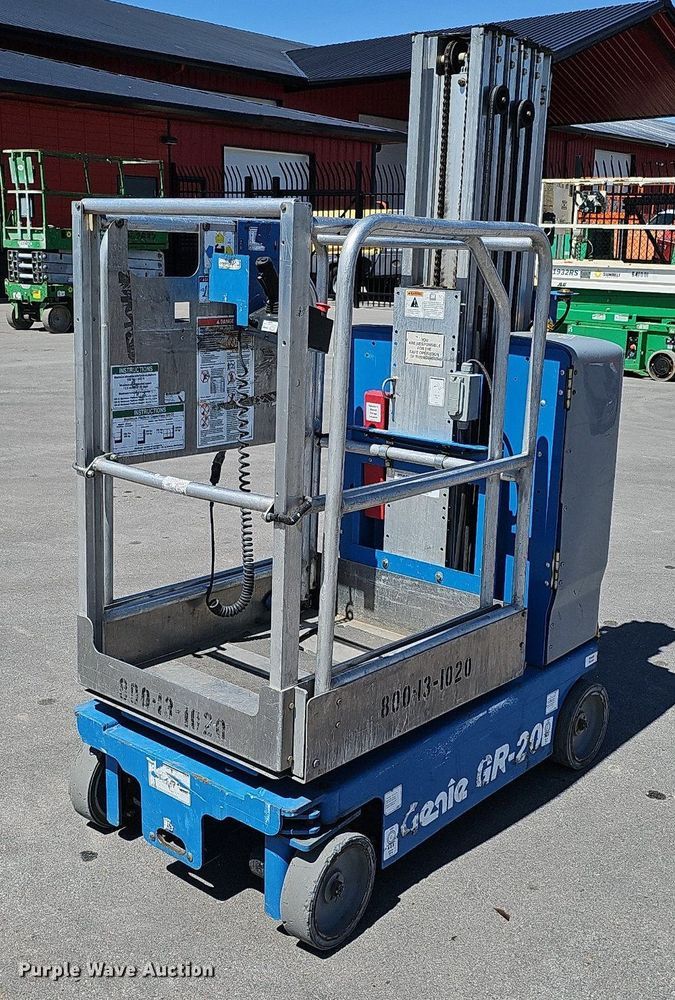 image for item LE9352 2016 Genie GR-20  vertical lift
