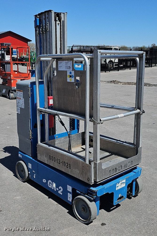 image for item LE9352 2016 Genie GR-20  vertical lift