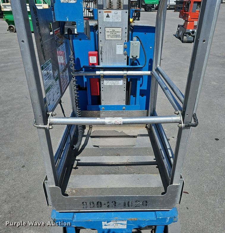 image for item LE9352 2016 Genie GR-20  vertical lift