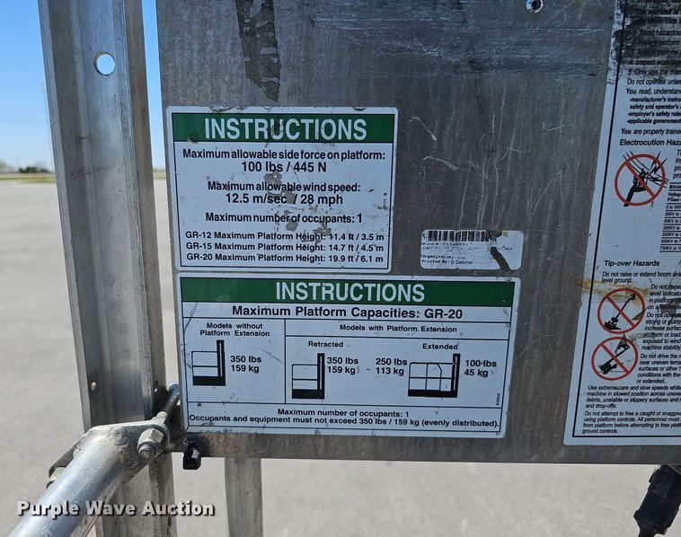 image for item LE9352 2016 Genie GR-20  vertical lift