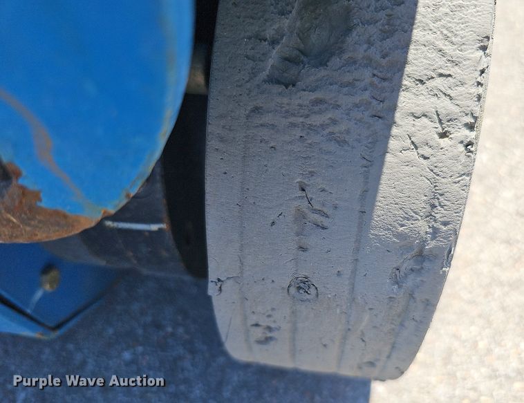 image for item LE9352 2016 Genie GR-20  vertical lift