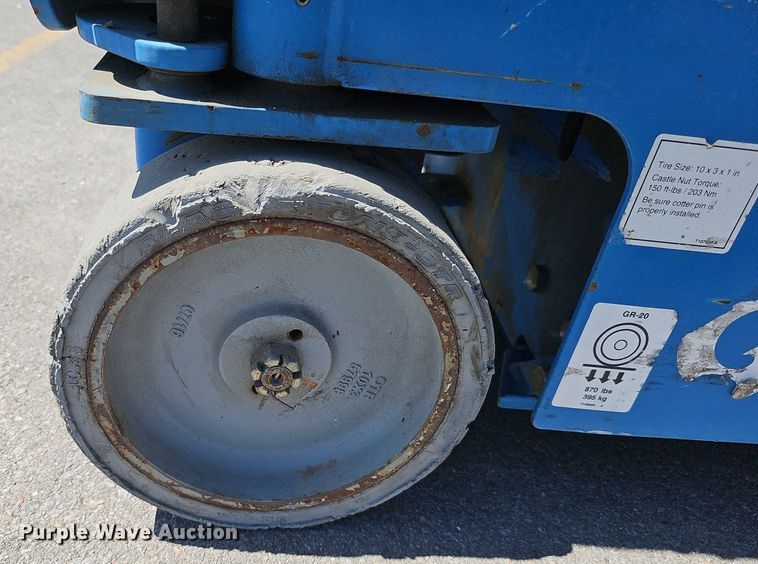 image for item LE9352 2016 Genie GR-20  vertical lift
