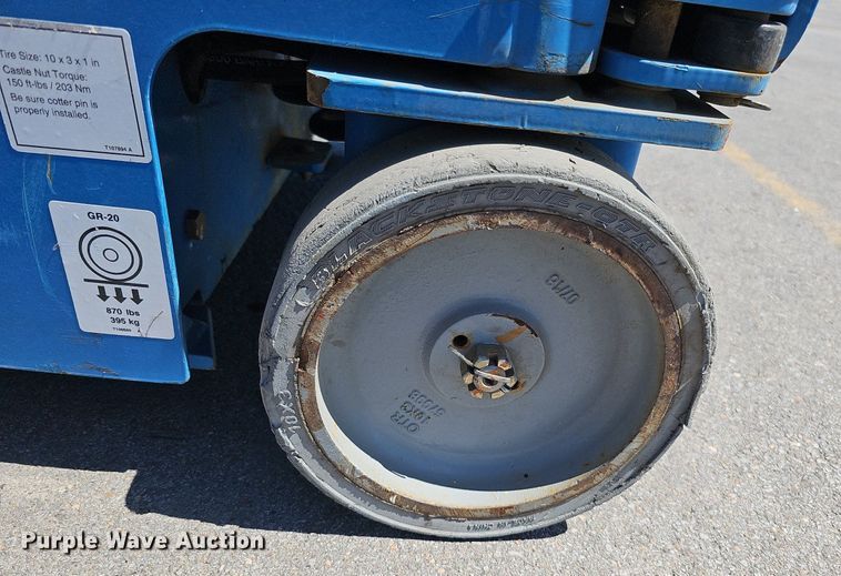 image for item LE9352 2016 Genie GR-20  vertical lift