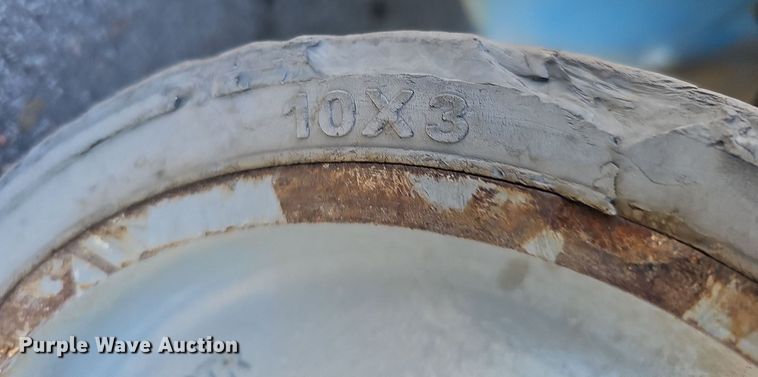 image for item LE9352 2016 Genie GR-20  vertical lift