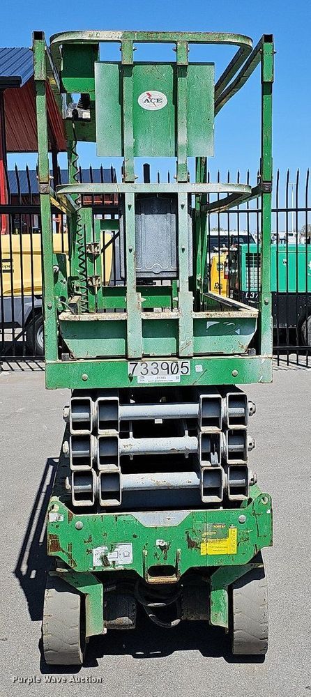 image for item LE9353 Genie GS2632  scissor lift