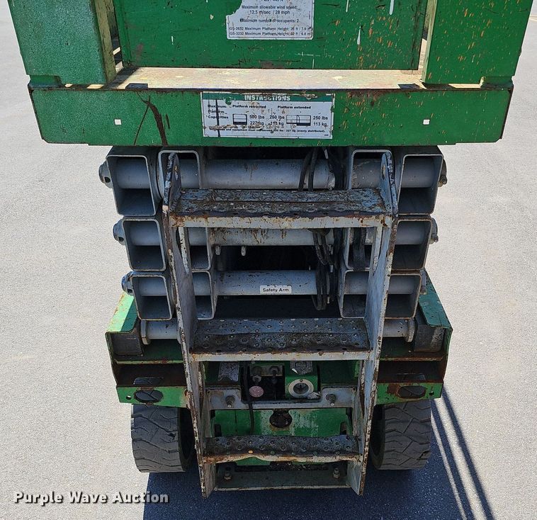 image for item LE9353 Genie GS2632  scissor lift
