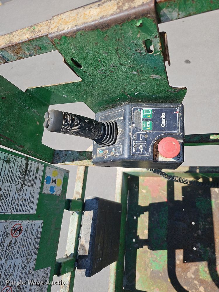 image for item LE9353 Genie GS2632  scissor lift