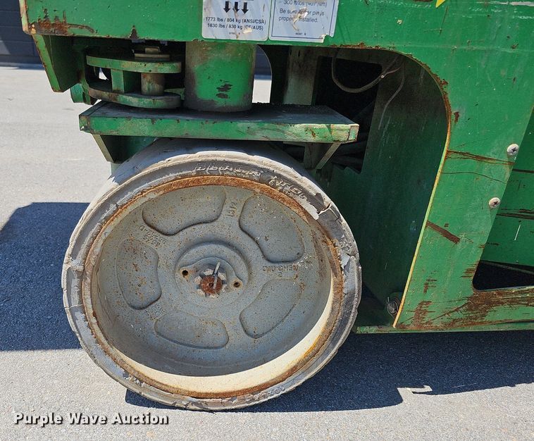 image for item LE9353 Genie GS2632  scissor lift