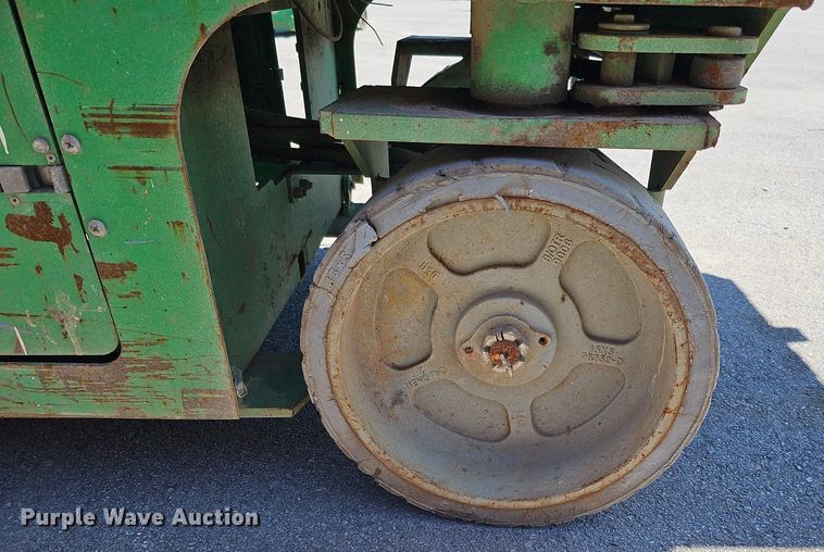 image for item LE9353 Genie GS2632  scissor lift