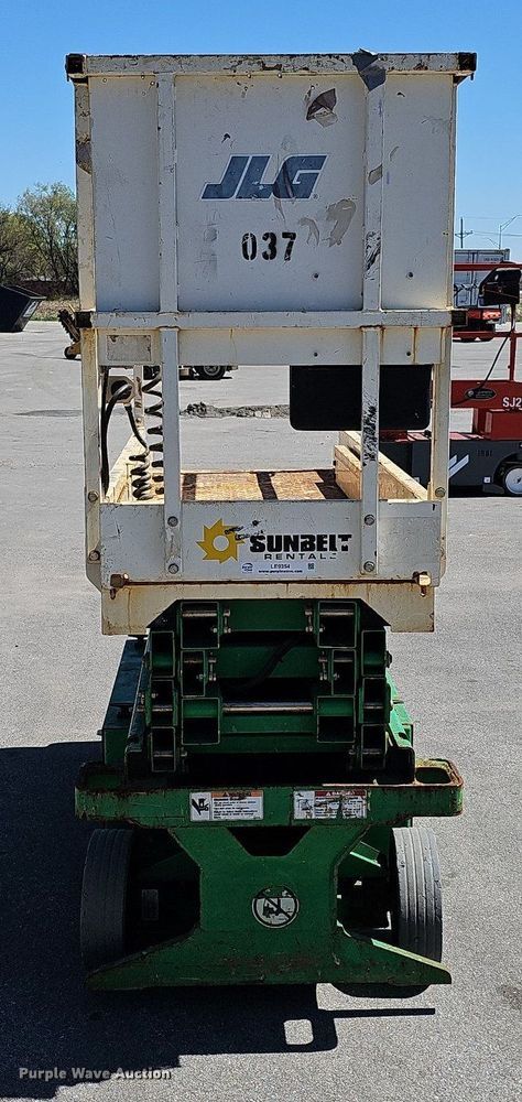 image for item LE9354 2014 JLG 1932RS  scissor lift