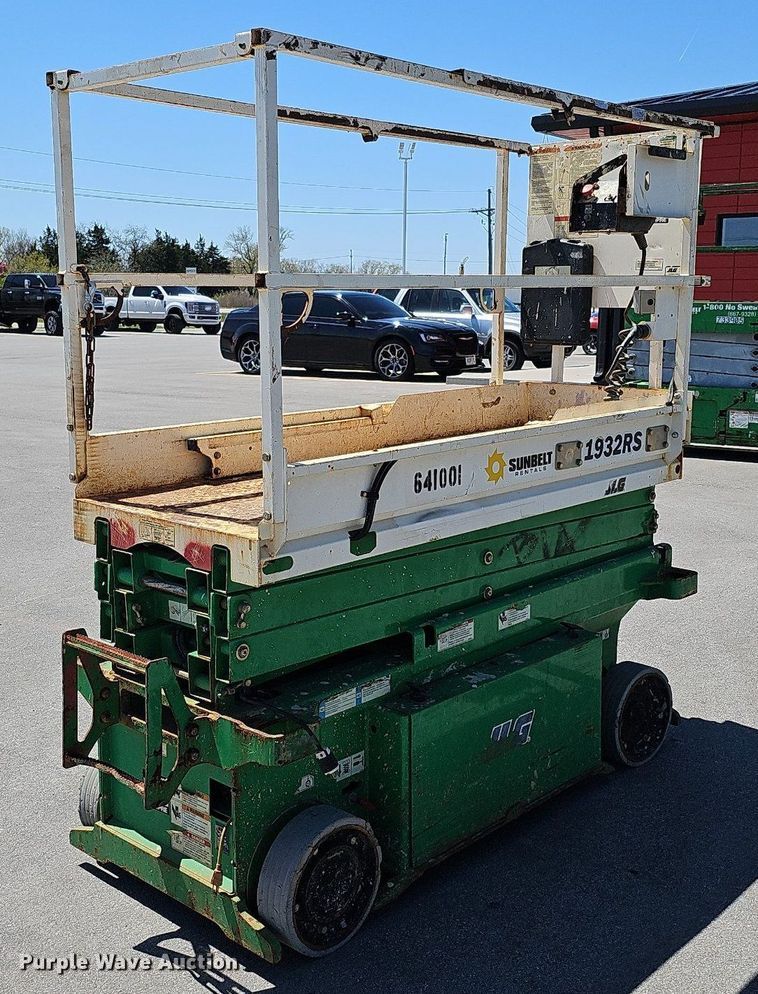 image for item LE9354 2014 JLG 1932RS  scissor lift
