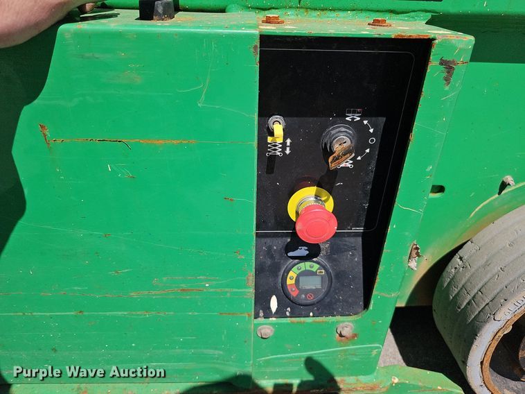 image for item LE9354 2014 JLG 1932RS  scissor lift