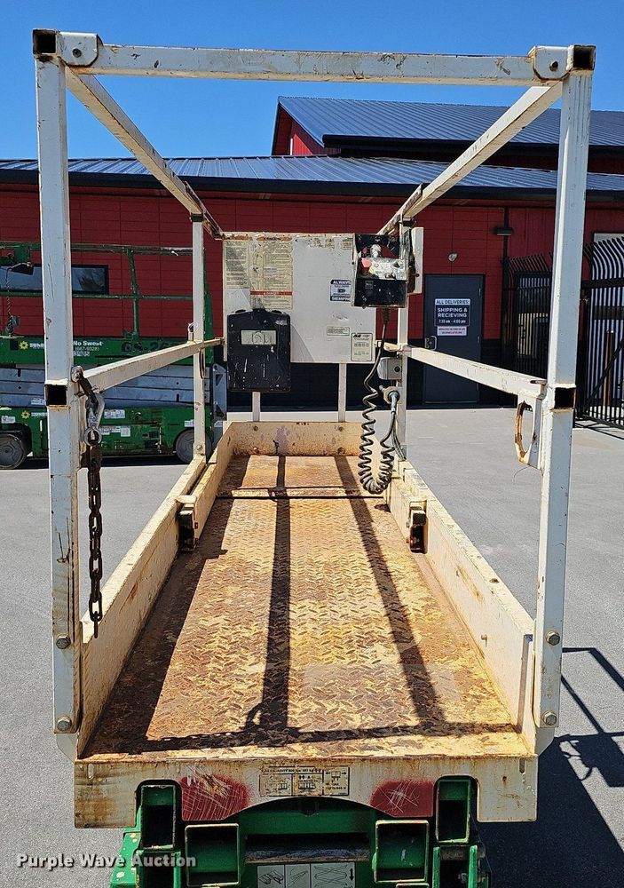 image for item LE9354 2014 JLG 1932RS  scissor lift