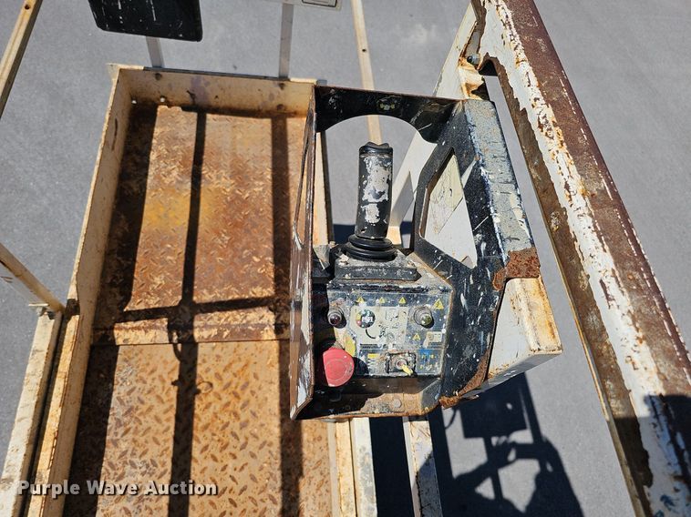 image for item LE9354 2014 JLG 1932RS  scissor lift