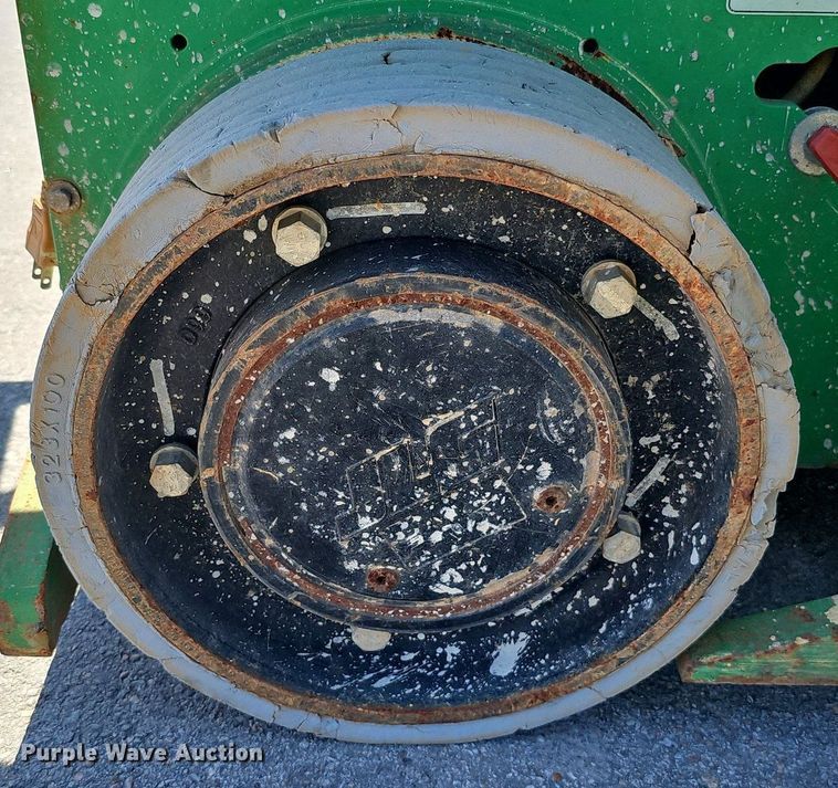 image for item LE9354 2014 JLG 1932RS  scissor lift