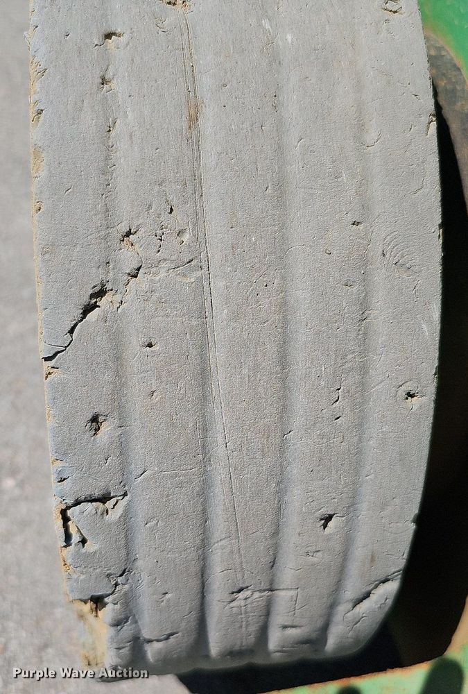 image for item LE9354 2014 JLG 1932RS  scissor lift