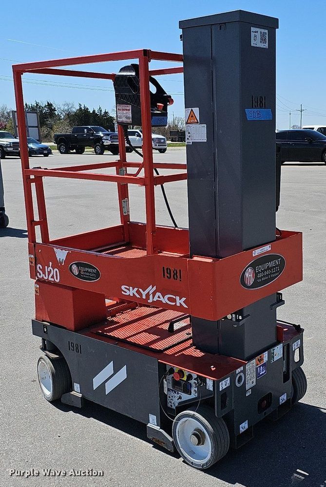 image for item LE9355 2022 Skyjack SJ20  vertical lift