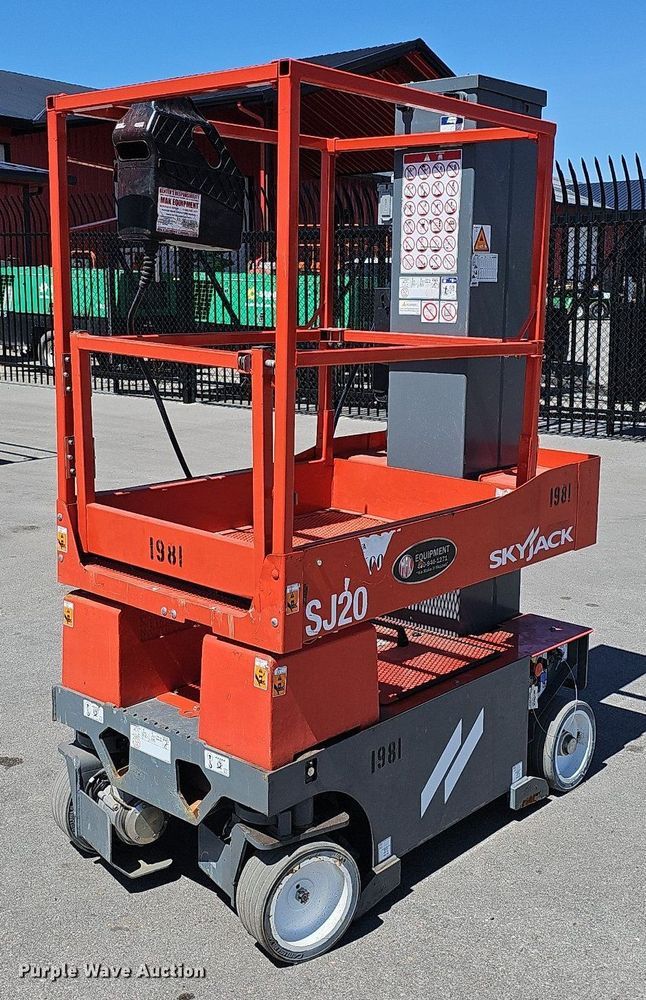 image for item LE9355 2022 Skyjack SJ20  vertical lift