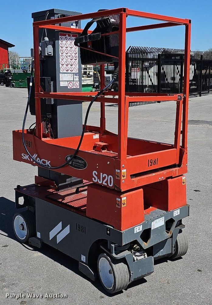 image for item LE9355 2022 Skyjack SJ20  vertical lift