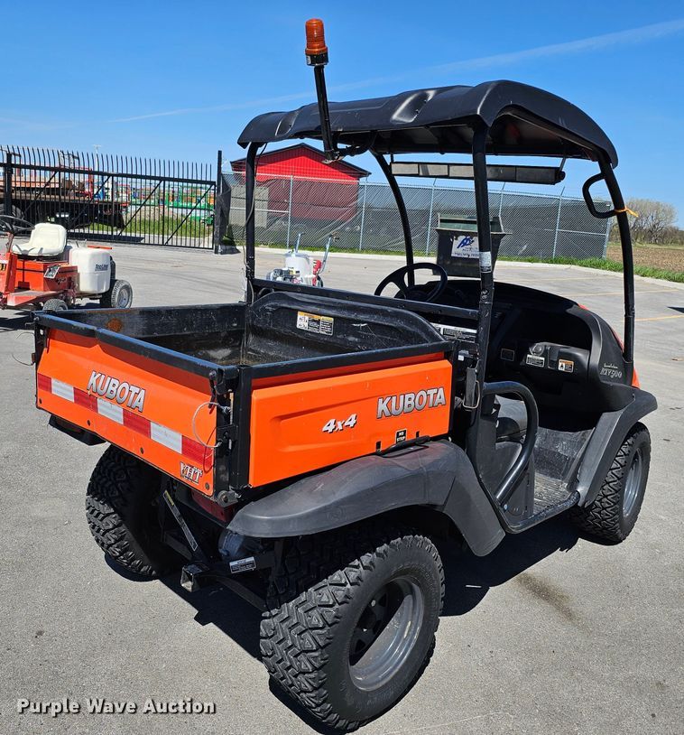image for item LE9356 2018 Kubota RTV500  utility vehicle