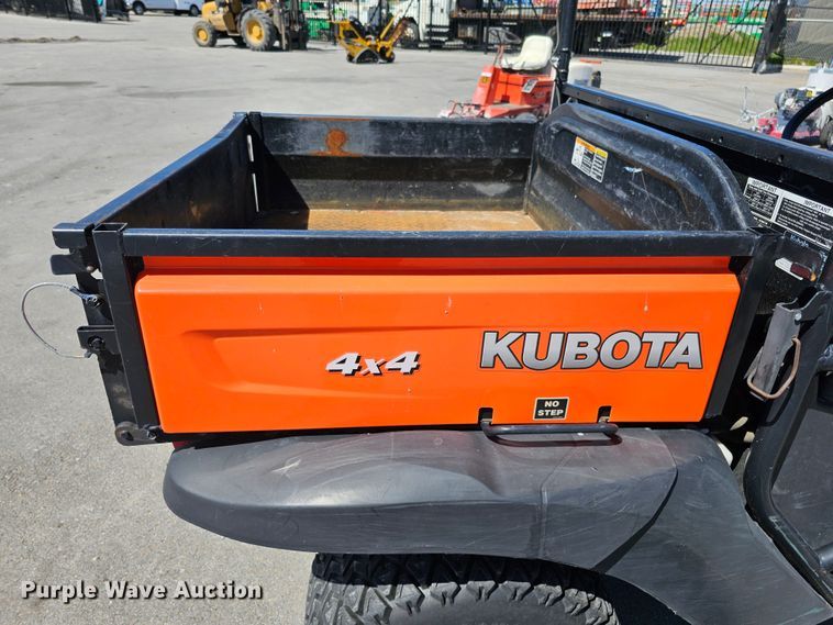 image for item LE9356 2018 Kubota RTV500  utility vehicle