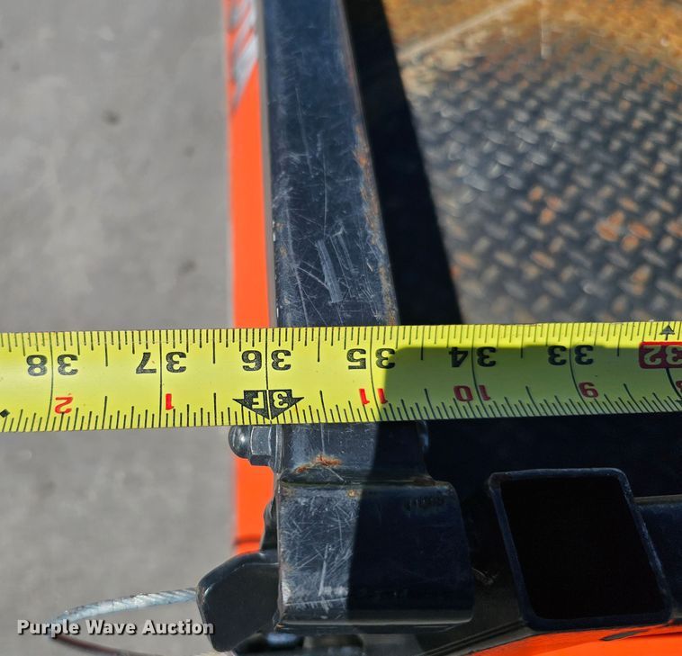 image for item LE9356 2018 Kubota RTV500  utility vehicle