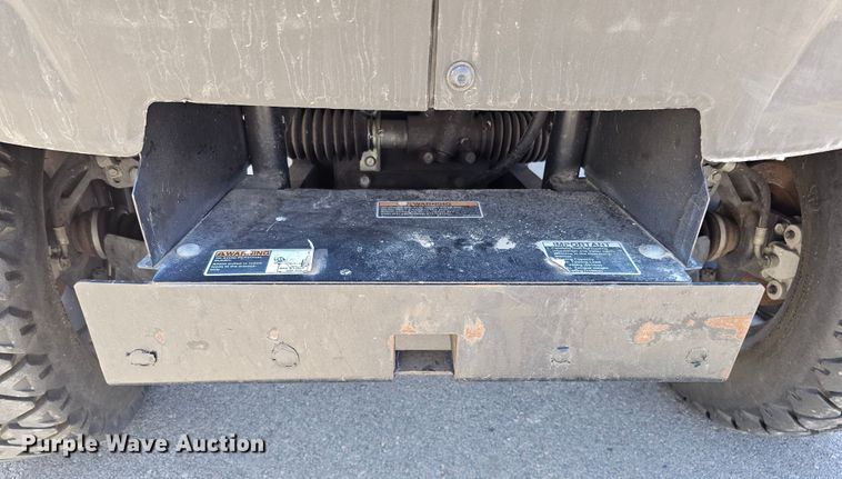 image for item LE9356 2018 Kubota RTV500  utility vehicle