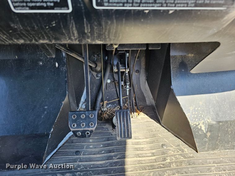 image for item LE9356 2018 Kubota RTV500  utility vehicle