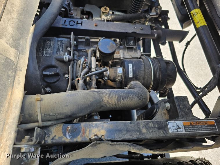 image for item LE9356 2018 Kubota RTV500  utility vehicle