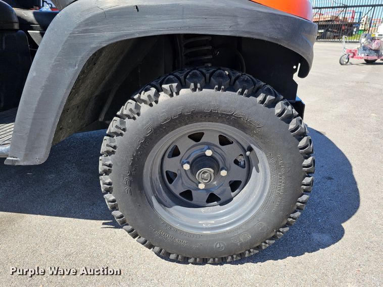 image for item LE9356 2018 Kubota RTV500  utility vehicle