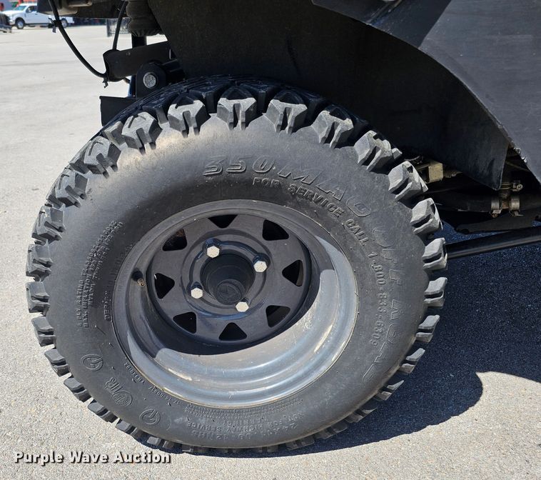 image for item LE9356 2018 Kubota RTV500  utility vehicle