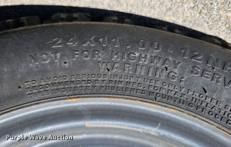 image for item LE9356 2018 Kubota RTV500  utility vehicle