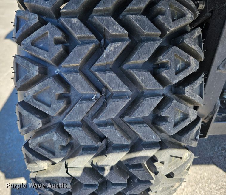 image for item LE9356 2018 Kubota RTV500  utility vehicle