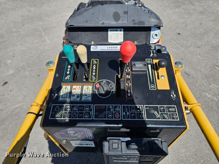 image for item LE9358 2014 Vermeer RTX150  trencher