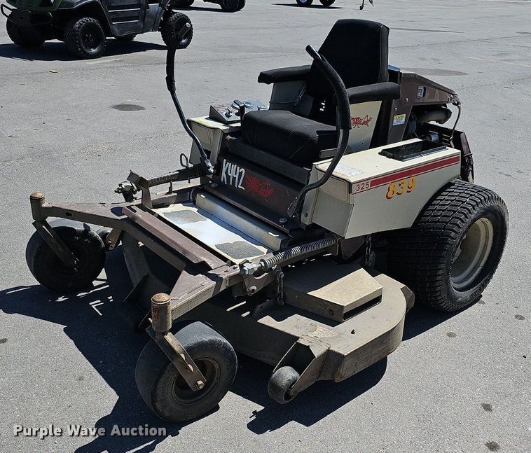 image for item LE9359 Grasshopper 325  ZTR lawn mower