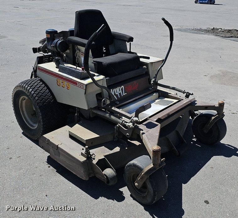 image for item LE9359 Grasshopper 325  ZTR lawn mower
