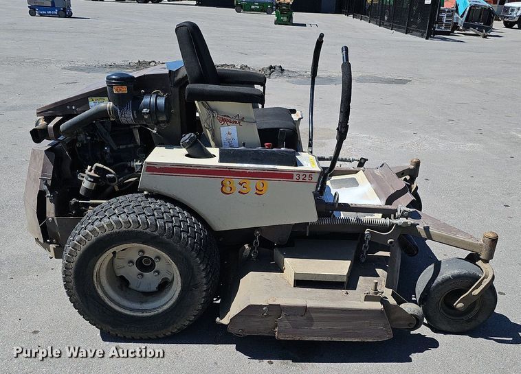 image for item LE9359 Grasshopper 325  ZTR lawn mower