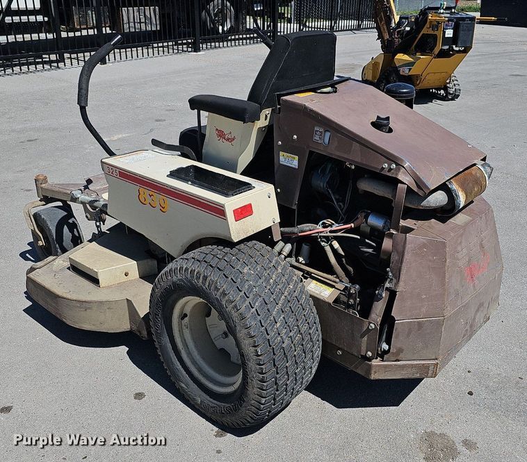 image for item LE9359 Grasshopper 325  ZTR lawn mower