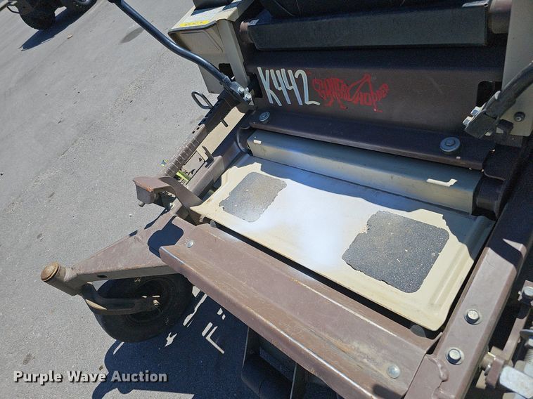 image for item LE9359 Grasshopper 325  ZTR lawn mower