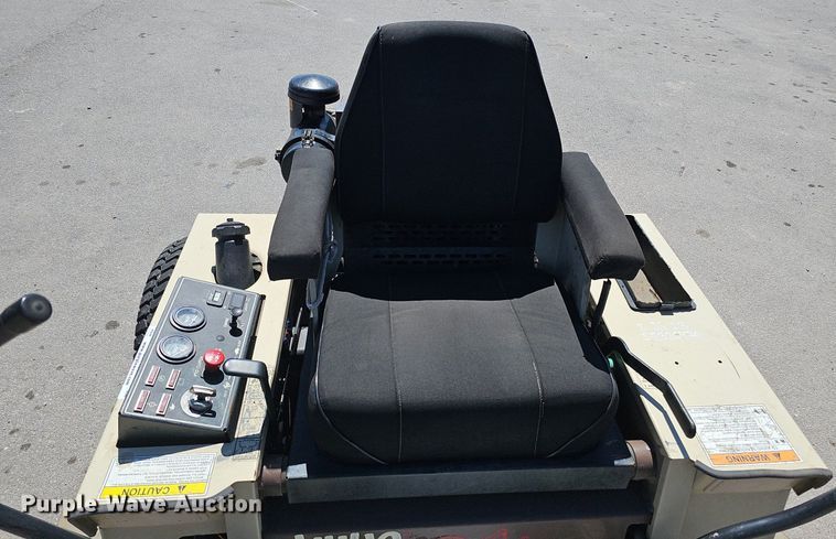 image for item LE9359 Grasshopper 325  ZTR lawn mower