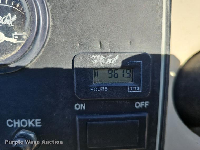 image for item LE9359 Grasshopper 325  ZTR lawn mower