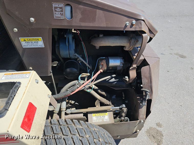 image for item LE9359 Grasshopper 325  ZTR lawn mower