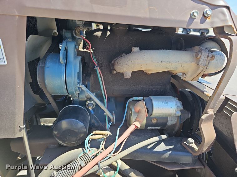 image for item LE9359 Grasshopper 325  ZTR lawn mower