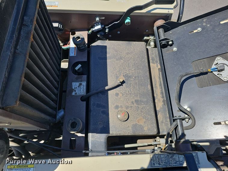 image for item LE9359 Grasshopper 325  ZTR lawn mower