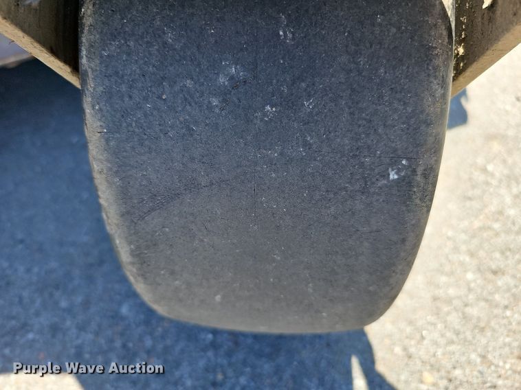 image for item LE9359 Grasshopper 325  ZTR lawn mower